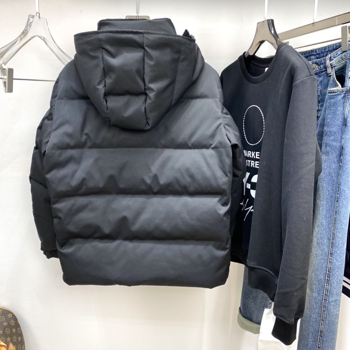 Moncler Design Mens Womens Winter Windprood Down Jackets Keep Warm 90% White Duck Down
