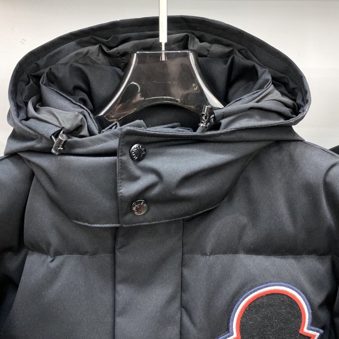 Moncler Design Mens Womens Winter Windprood Down Jackets Keep Warm 90% White Duck Down