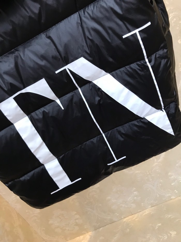 Moncler X Valentino Design Mens Womens Winter Windprood Down Jackets Keep Warm 90% White Duck Down