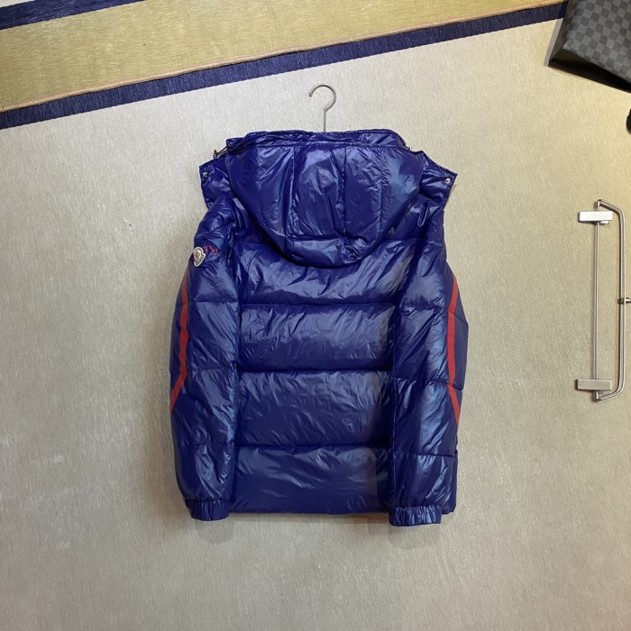 Moncler X Valentino Design Mens Womens Winter Windprood Down Jackets Keep Warm 90% White Duck Down