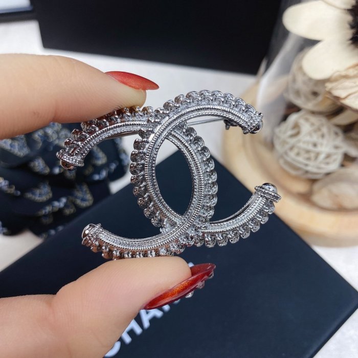 Chanel Luxury Womens Brooche YA061