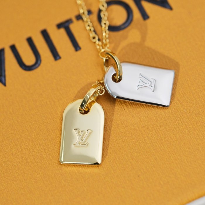 Louis Vuitton Luxury Men Womens Necklace