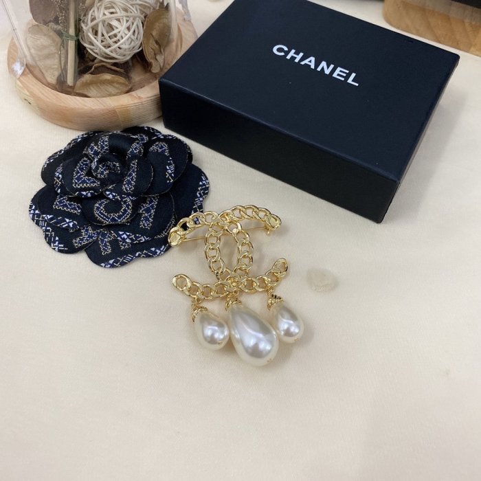 Chanel Luxury Womens Brooche A260