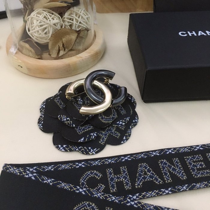 Chanel Luxury Womens Brooche A3079