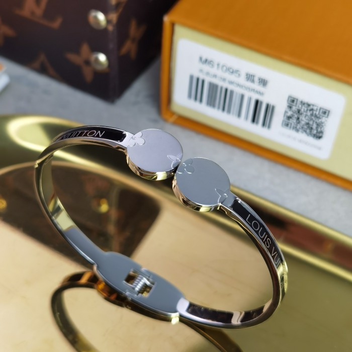 Louis Vuitton Luxury Womens Bracelet