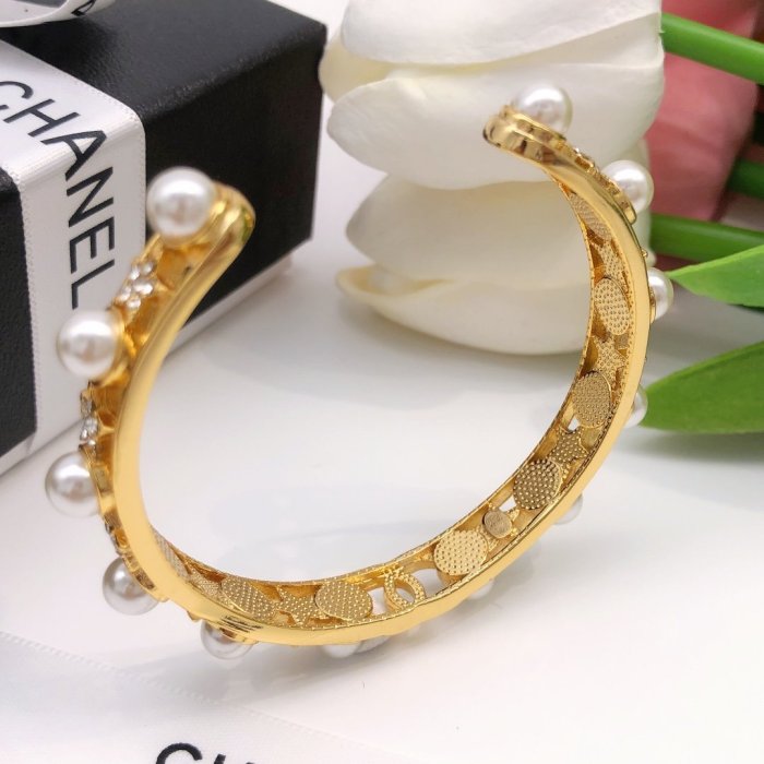 Chanel Luxury Womens Bracelet XSZ0002