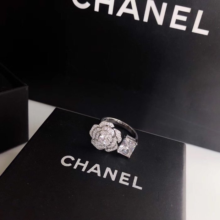 Chanel Luxury Womens Ring