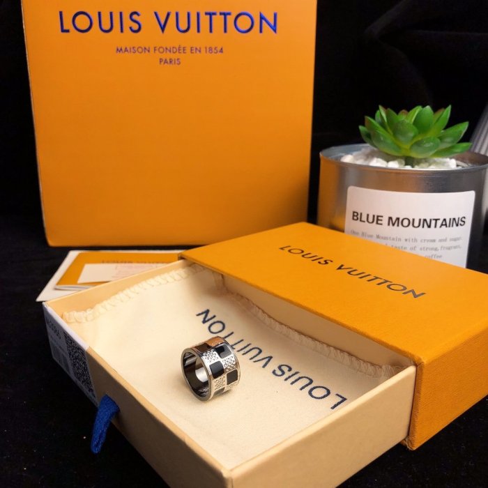 Louis Vuitton Luxury Womens Ring