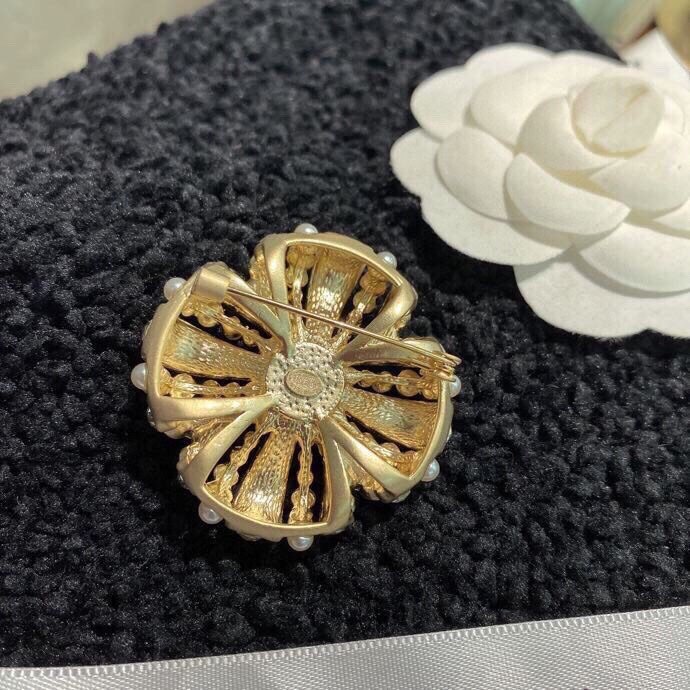 Chanel Luxury Womens Brooche