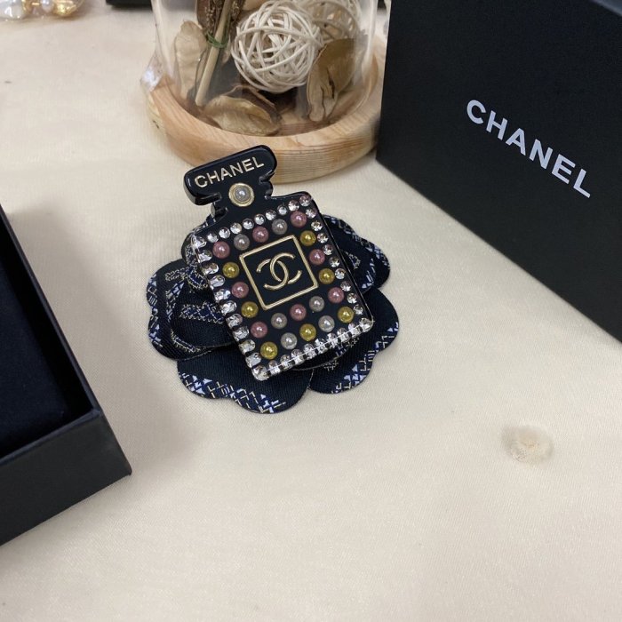 Chanel Luxury Womens Brooche