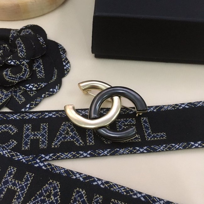 Chanel Luxury Womens Brooche A3079