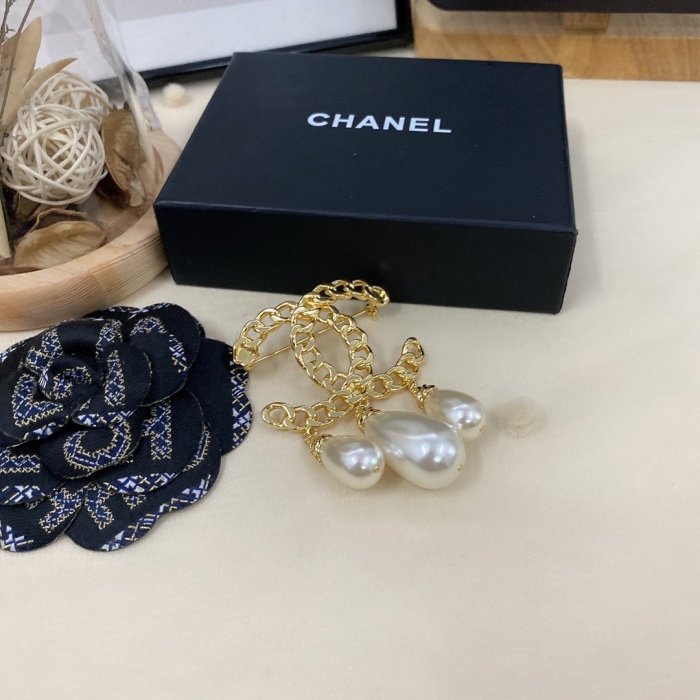 Chanel Luxury Womens Brooche A260