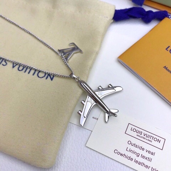 Louis Vuitton Luxury Men Womens Necklace