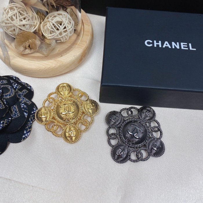 Chanel Luxury Womens Brooche YA045