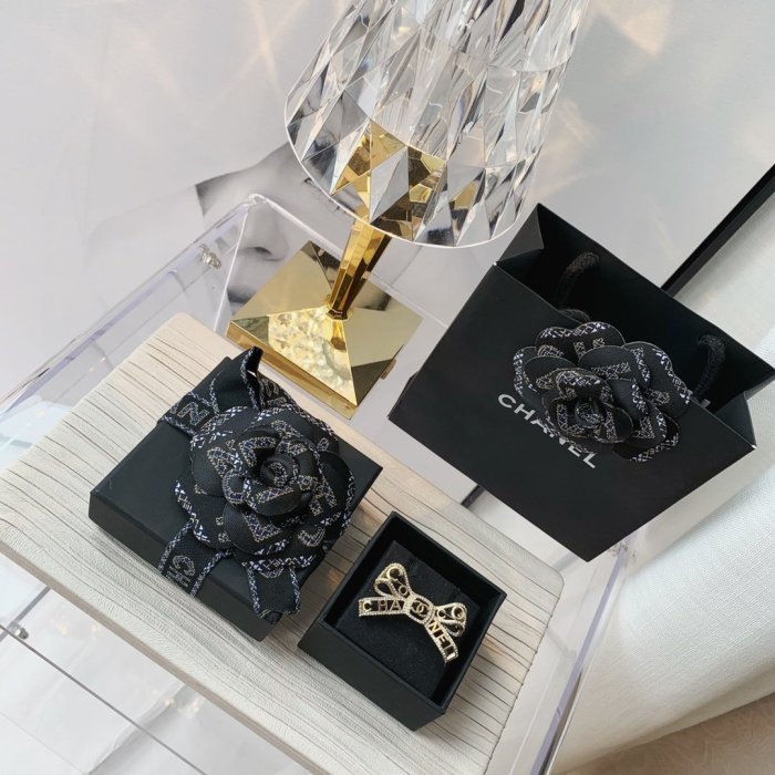 Chanel Luxury Womens Brooche