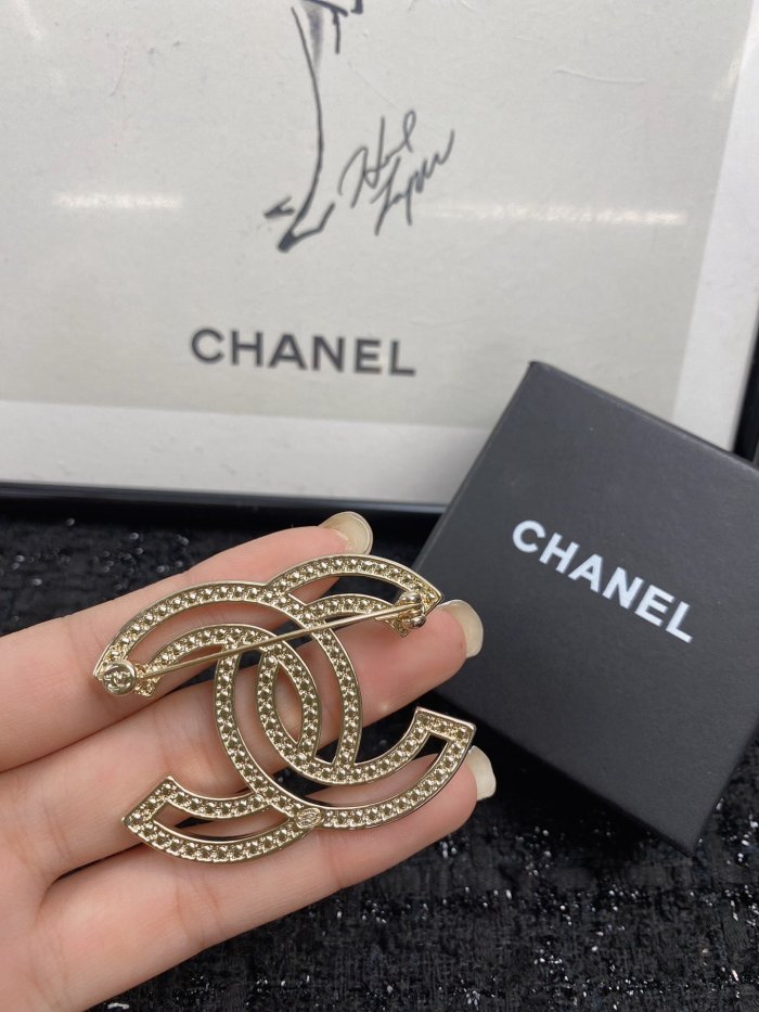 Chanel Luxury Womens Brooche CA017