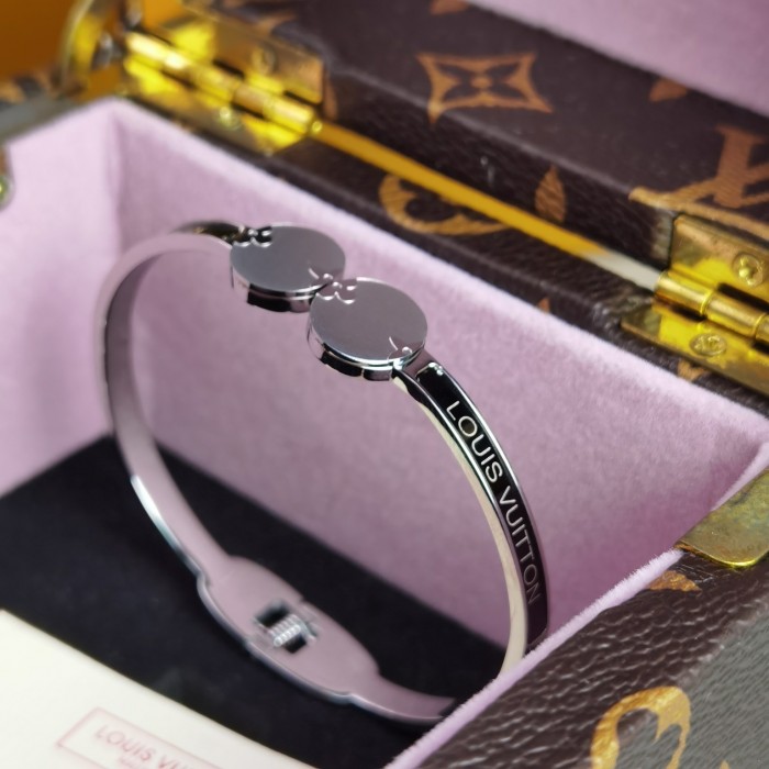 Louis Vuitton Luxury Womens Bracelet