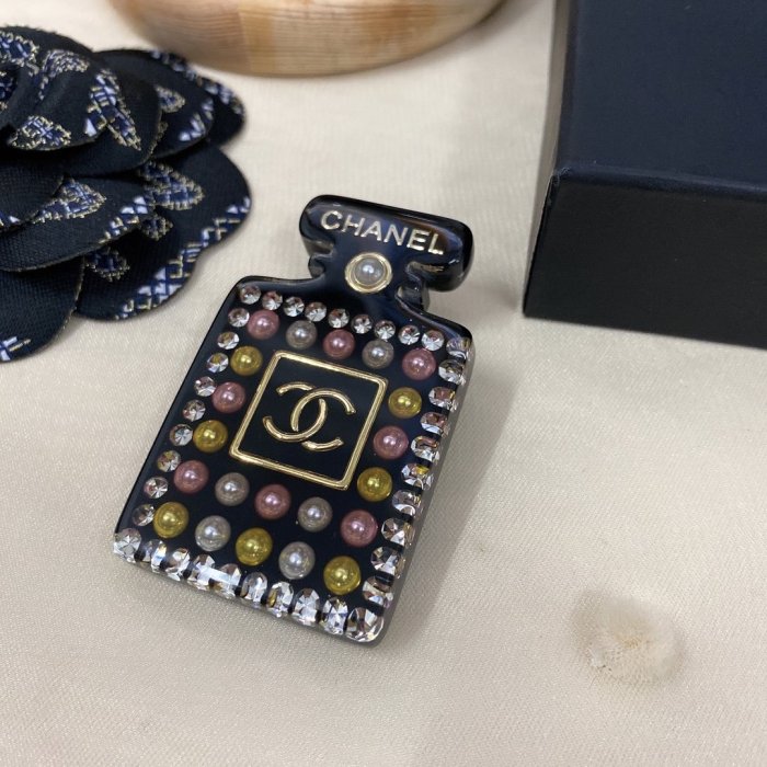 Chanel Luxury Womens Brooche