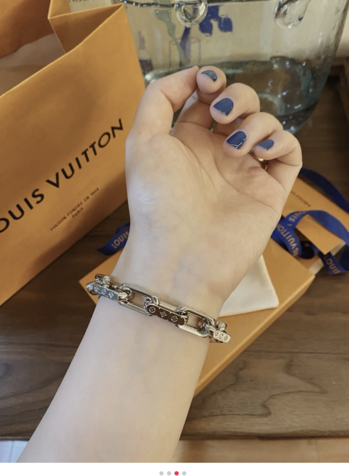 Louis Vuitton Luxury Womens Bracelet Luxury Brand with Original Box
