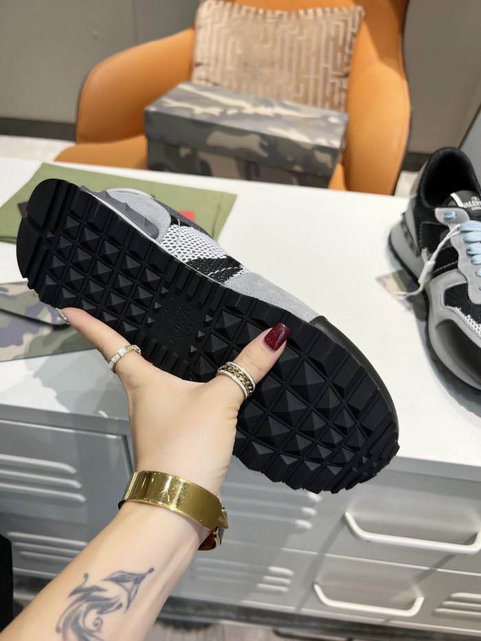 Valentino Men Shoes Fashion Design Luxury Brand ROCKSTUD CALFSKIN SNEAKER with Original Box