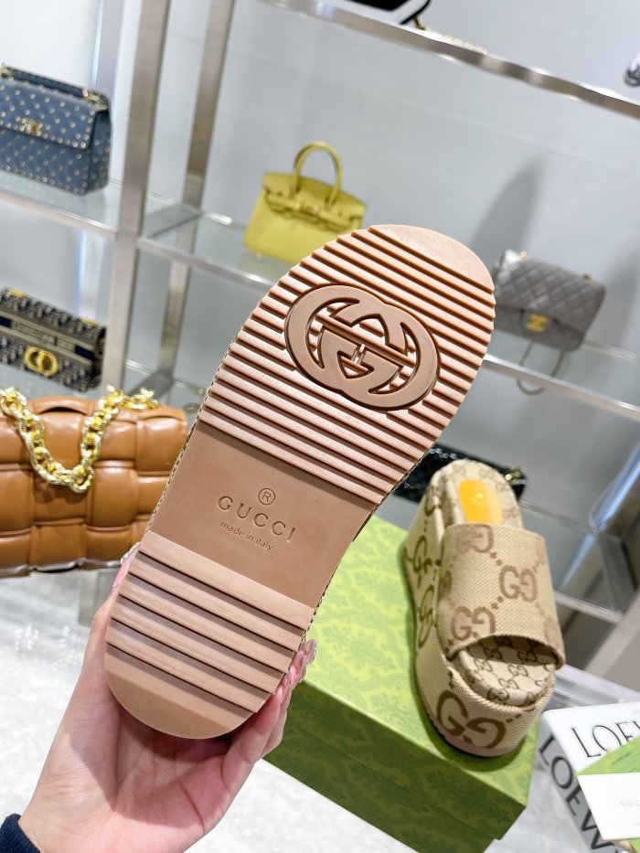 Gucci Womens Shoes Sandals Slides Slippers Luxury Brand Thick Sole Design Women's GG canvas slide sandal with Original Box 624695 H6320 9763