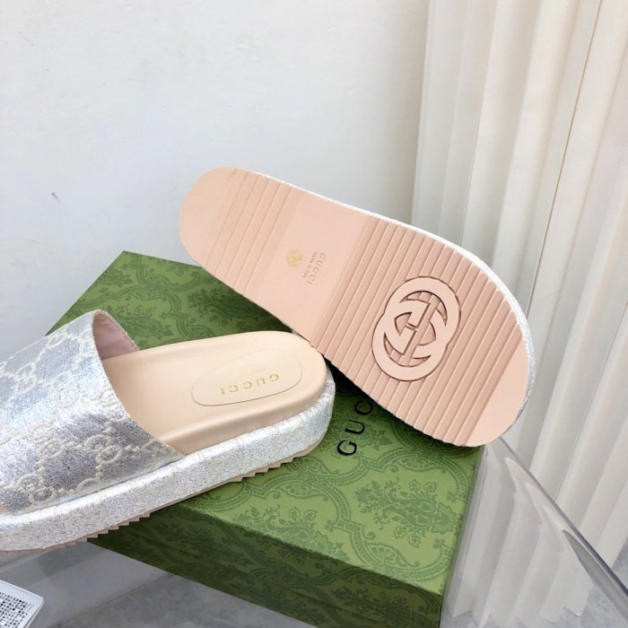 Gucci Womens Shoes Sandals Slides Slippers Luxury Brand Thick Sole Design Women's GG canvas slide sandal with Original Box 624695 H6320 9763