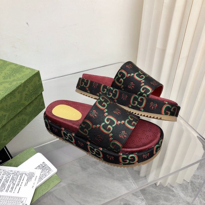 Gucci Womens Shoes Sandals Slides Slippers Luxury Brand Thick Sole Design Women's GG canvas slide sandal with Original Box 624695 H6320 9763
