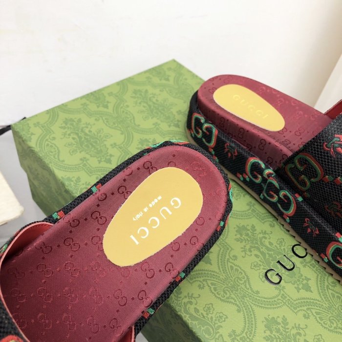 Gucci Womens Shoes Sandals Slides Slippers Luxury Brand Thick Sole Design Women's GG canvas slide sandal with Original Box 624695 H6320 9763