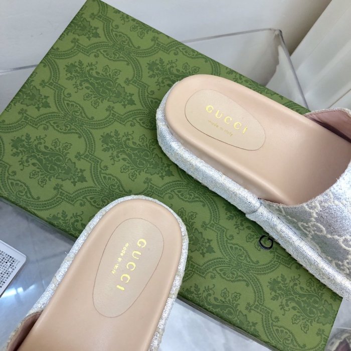 Gucci Womens Shoes Sandals Slides Slippers Luxury Brand Thick Sole Design Women's GG canvas slide sandal with Original Box 624695 H6320 9763