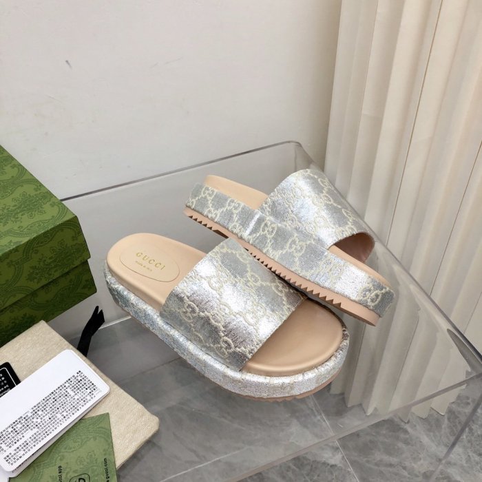 Gucci Womens Shoes Sandals Slides Slippers Luxury Brand Thick Sole Design Women's GG canvas slide sandal with Original Box 624695 H6320 9763
