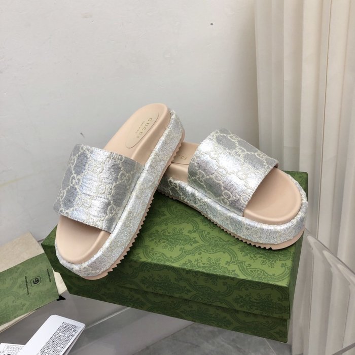 Gucci Womens Shoes Sandals Slides Slippers Luxury Brand Thick Sole Design Women's GG canvas slide sandal with Original Box 624695 H6320 9763