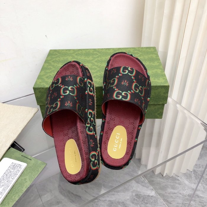 Gucci Womens Shoes Sandals Slides Slippers Luxury Brand Thick Sole Design Women's GG canvas slide sandal with Original Box 624695 H6320 9763
