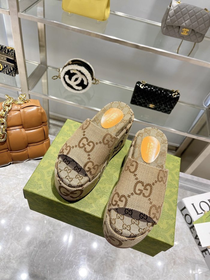 Gucci Womens Shoes Sandals Slides Slippers Luxury Brand Thick Sole Design Women's GG canvas slide sandal with Original Box 624695 H6320 9763