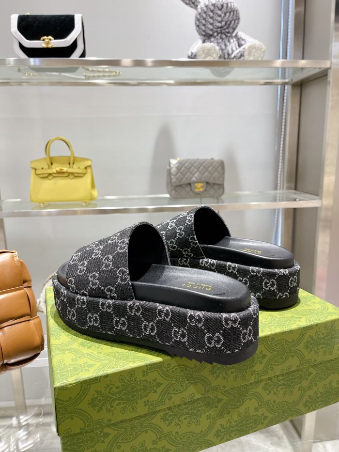 Gucci Womens Shoes Sandals Slides Slippers Luxury Brand Thick Sole Design Women's GG canvas slide sandal with Original Box 624695 H6320 9763