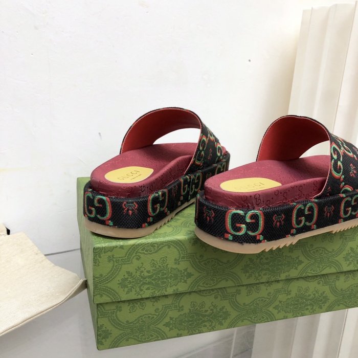 Gucci Womens Shoes Sandals Slides Slippers Luxury Brand Thick Sole Design Women's GG canvas slide sandal with Original Box 624695 H6320 9763