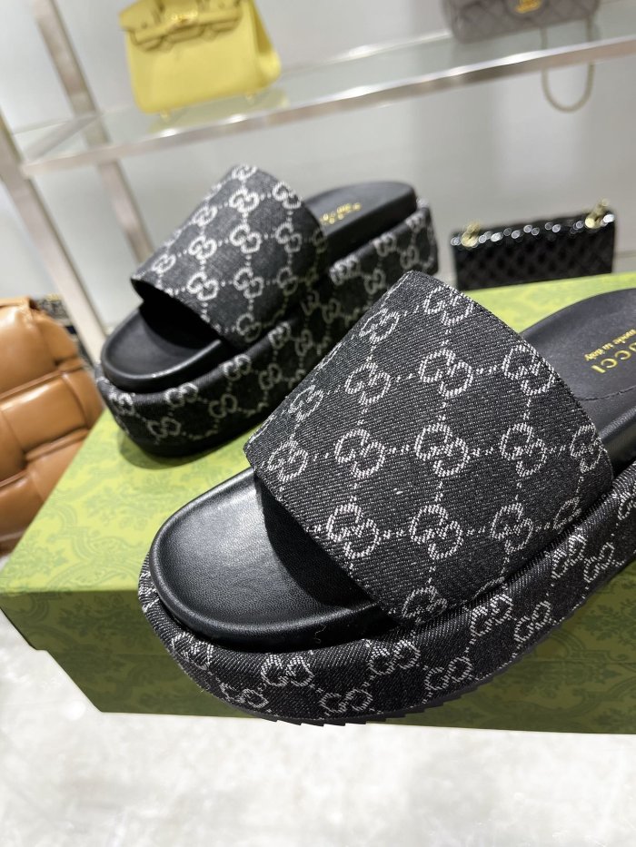 Gucci Womens Shoes Sandals Slides Slippers Luxury Brand Thick Sole Design Women's GG canvas slide sandal with Original Box 624695 H6320 9763