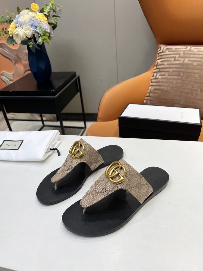 Gucci Womens Shoes Sandals Casual Design Luxury Brand Classic Leather thong sandal with Double G ‎497444 A3N00 1000 with Original Box