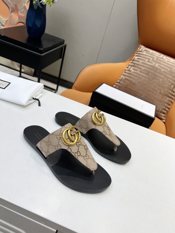 Gucci Womens Shoes Sandals Casual Design Luxury Brand Classic Leather thong sandal with Double G ‎497444 A3N00 1000 with Original Box