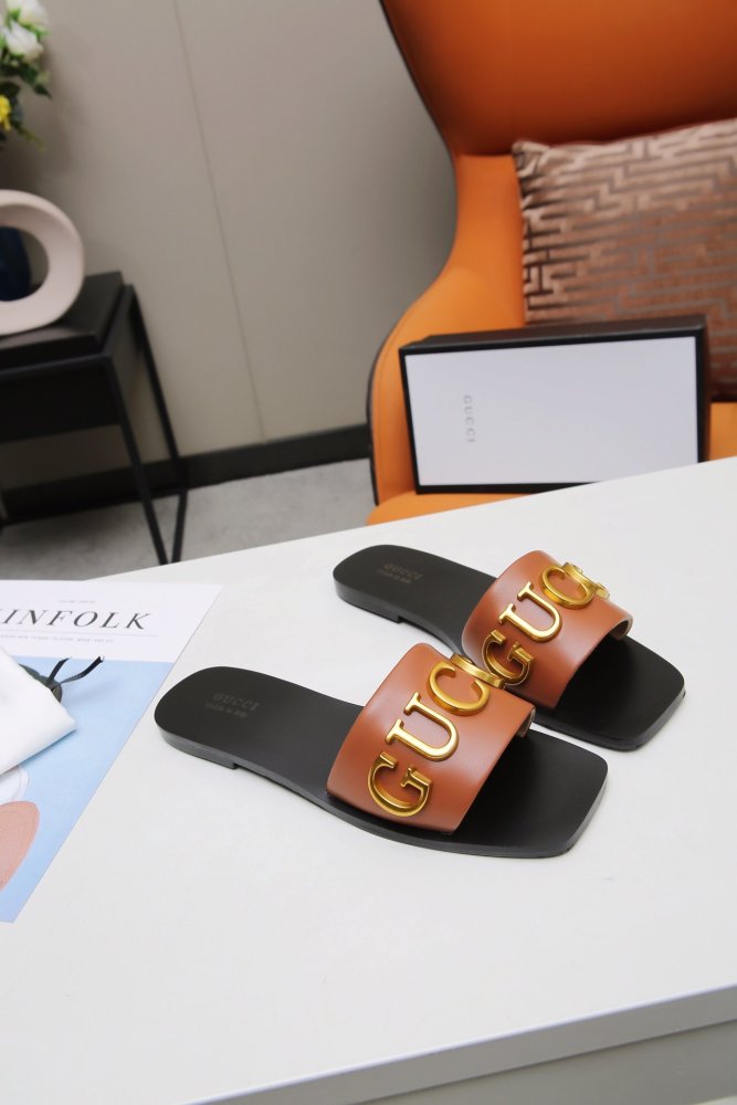 Gucci Womens Shoes Sandals Casual Design Luxury Brand Classic Leather thong sandal with Double G ‎497444 A3N00 1000 with Original Box