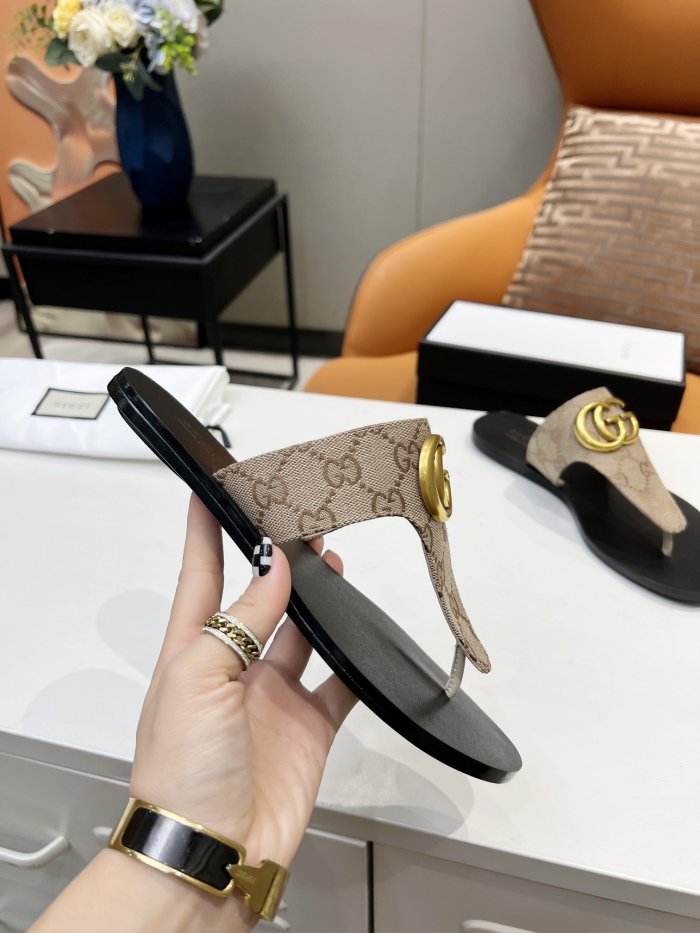 Gucci Womens Shoes Sandals Casual Design Luxury Brand Classic Leather thong sandal with Double G ‎497444 A3N00 1000 with Original Box