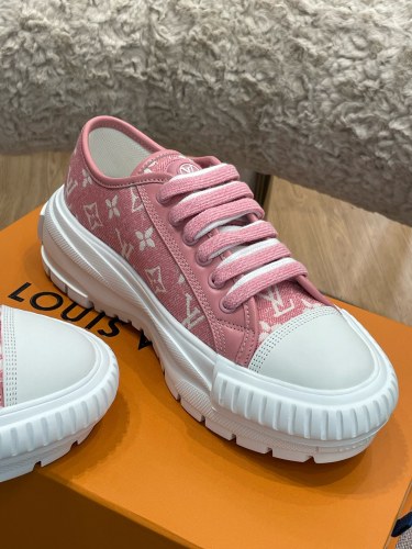 Louis Vuitton Womens Shoes Fashion Boots Luxury Brand LV SQUAD SNEAKER with Original Box 1A9S0T