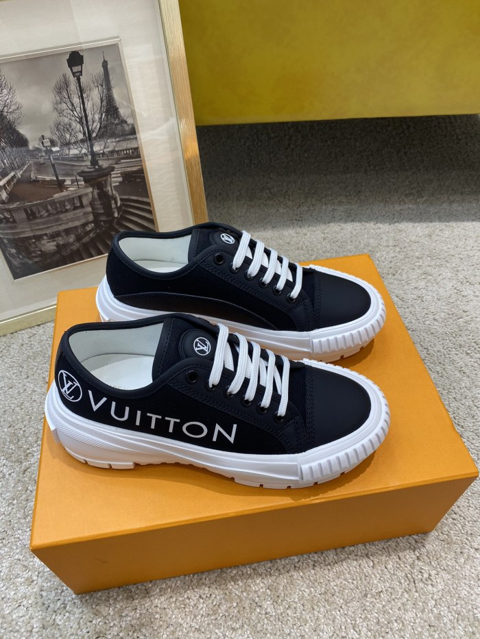 Louis Vuitton Womens Shoes Fashion Boots Luxury Brand LV SQUAD SNEAKER with Original Box 1A941O