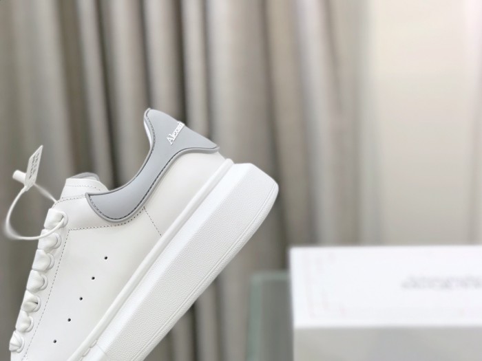 Alexander McQueen Women Shoes Sneakers Fashion Design Luxury Brand with Original Box