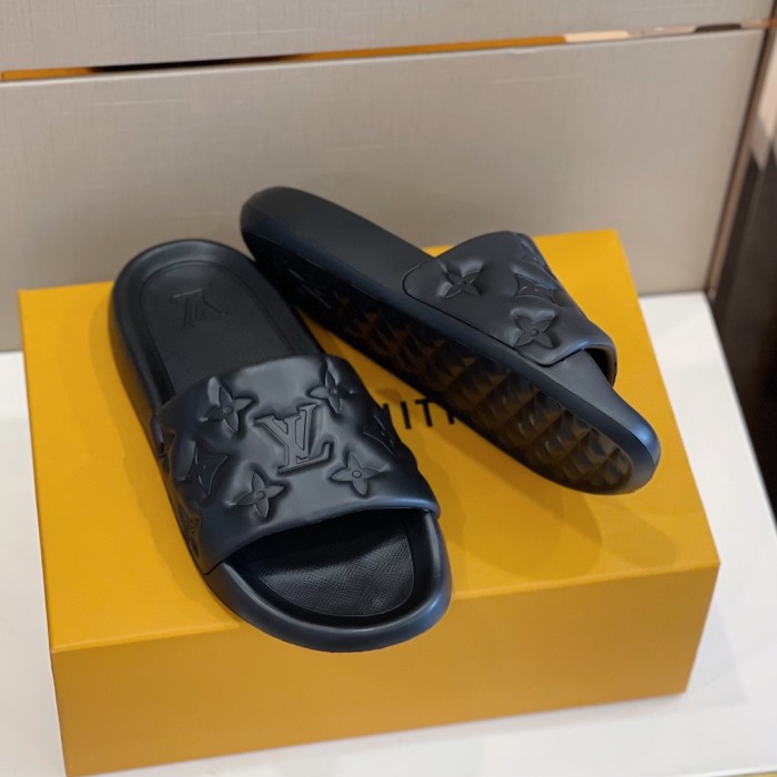 Louis Vuitton Mens Shoes Slippers Sandals Flip Flop Luxury Brand WATERFRONT MULE Black Monogram-embossed rubber with Original Box 1A9FKW