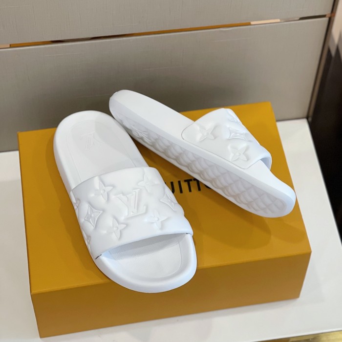 Louis Vuitton Mens Shoes Slippers Sandals Flip Flop Luxury Brand WATERFRONT MULE White Monogram-embossed rubber with Original Box 1A9FKF