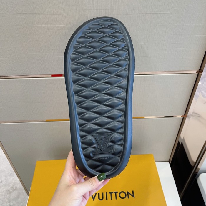 Louis Vuitton Mens Shoes Slippers Sandals Flip Flop Luxury Brand WATERFRONT MULE Black Monogram-embossed rubber with Original Box 1A9FKW