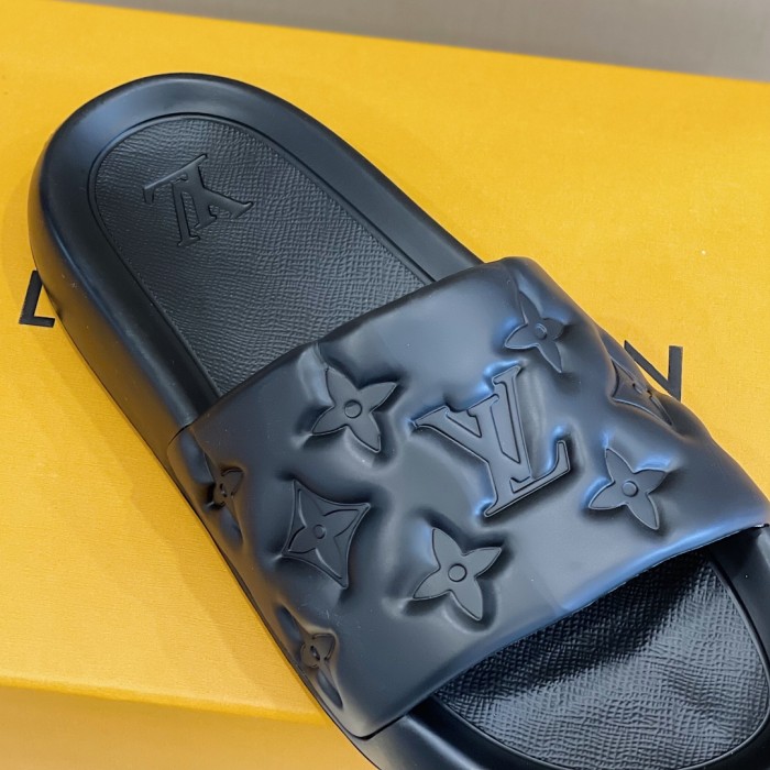 Louis Vuitton Mens Shoes Slippers Sandals Flip Flop Luxury Brand WATERFRONT MULE Black Monogram-embossed rubber with Original Box 1A9FKW