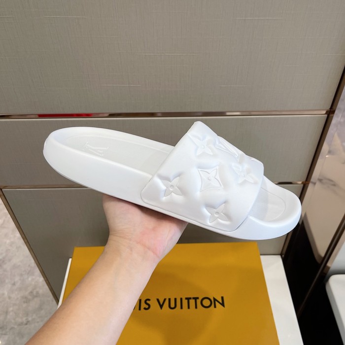 Louis Vuitton Mens Shoes Slippers Sandals Flip Flop Luxury Brand WATERFRONT MULE White Monogram-embossed rubber with Original Box 1A9FKF
