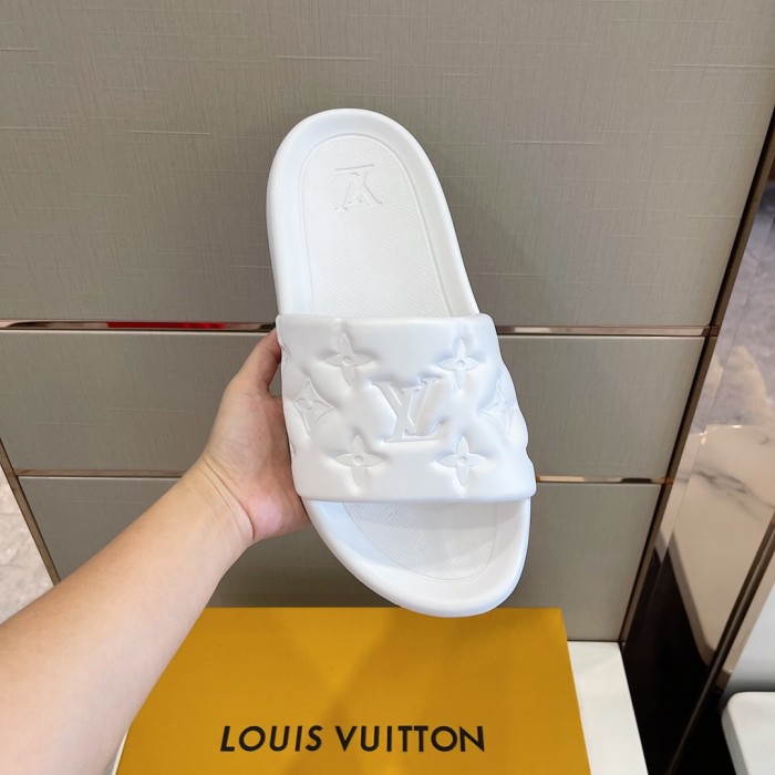 Louis Vuitton Mens Shoes Slippers Sandals Flip Flop Luxury Brand WATERFRONT MULE White Monogram-embossed rubber with Original Box 1A9FKF