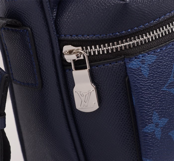 Louis Vuitton Mens Bag Luxury Brand Fashion Type Outdoor Messenger M30242 with Original Box